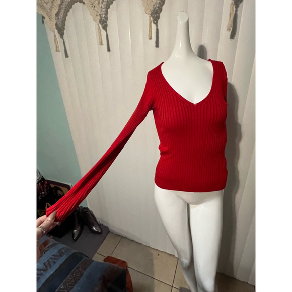 Women's Express Red Ribbed V-Neck Long Sleeve Top Size M - Picture 3 of 3